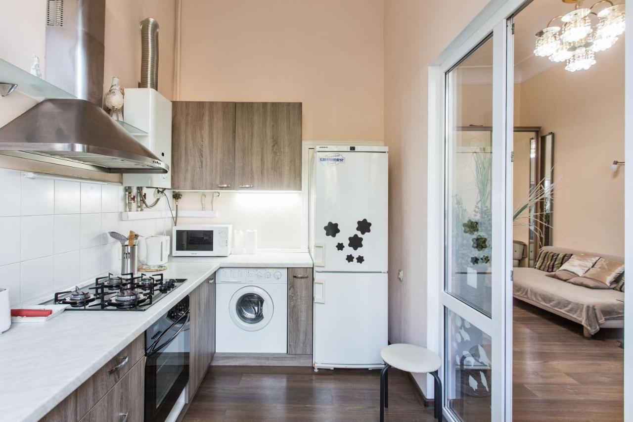 Apartments Opposite Shevchenko Park Odessa Ngoại thất bức ảnh